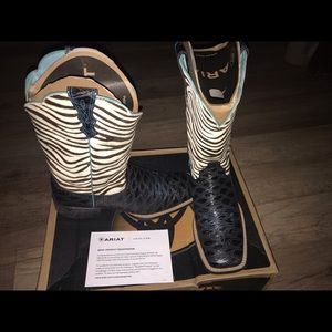 Giddy up cowgirl boots for the rodeo season.